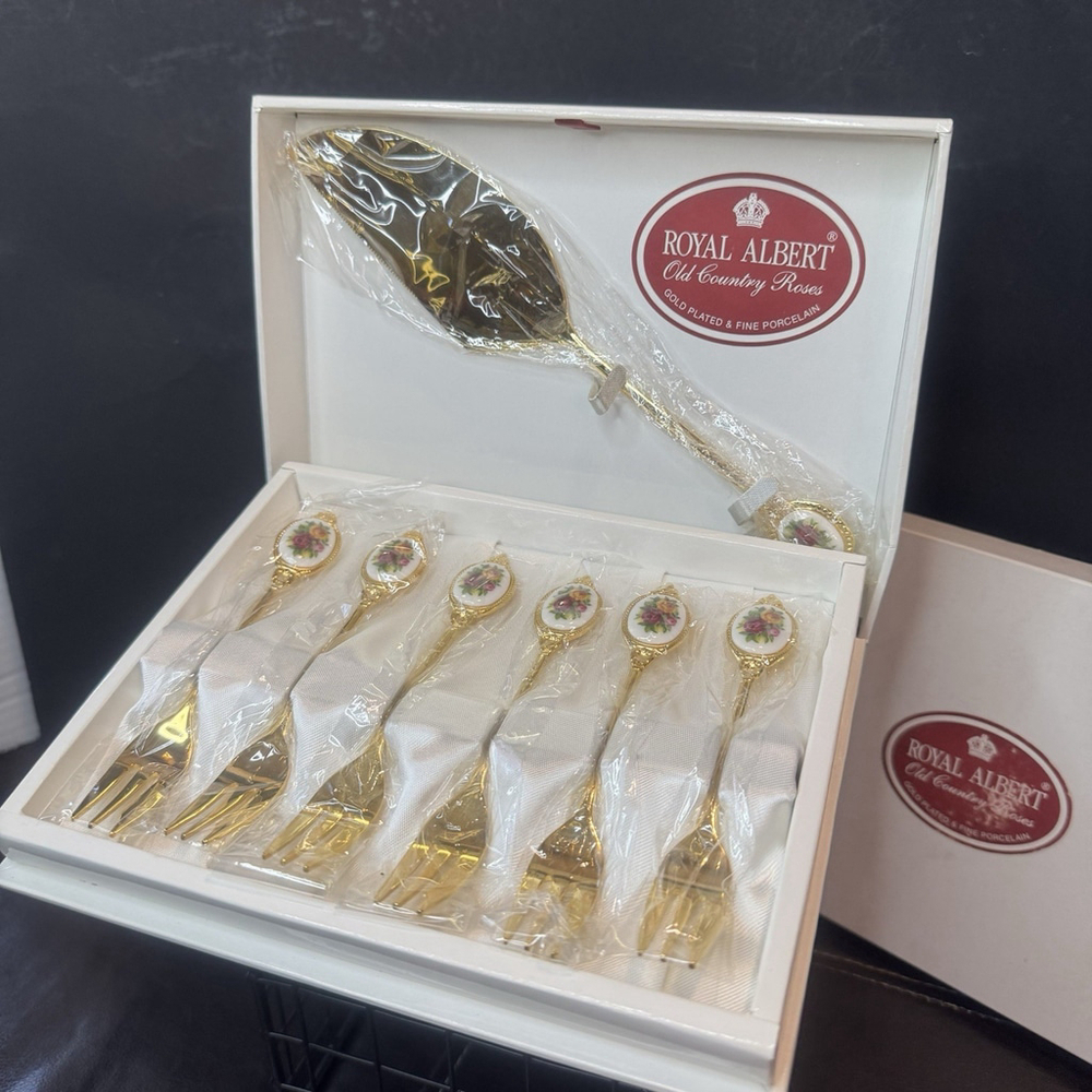 Vtg New Royal Albert Old Country Roses 6 Gold Plated forks 1 cake server Set